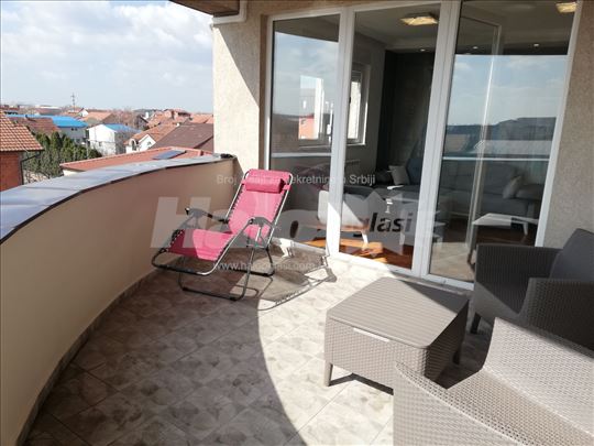 Izdajem Lux dvoiposoban stan Zemun/Altina,66m2