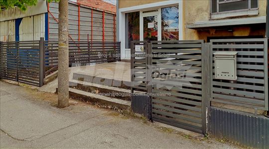 Izdajem poslovni prostor 41,61m2 