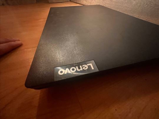 Prodajem Laptop