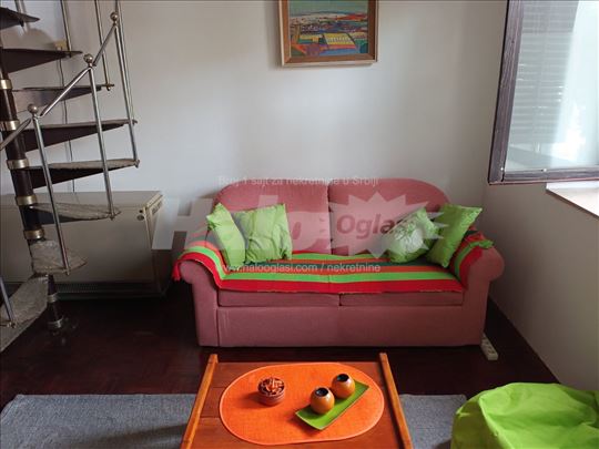 stan u dvorišnoj kući na Lekinom brdu, 48 m2