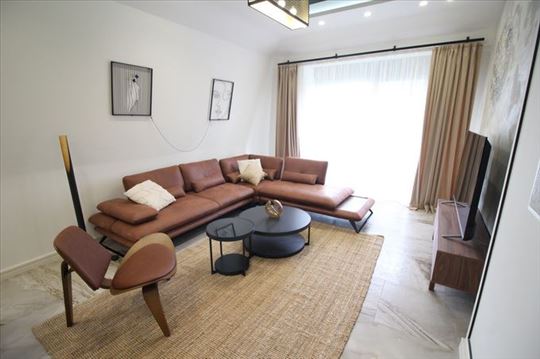 Lux stan sa teretanom i saunom, garaža, ID 7859