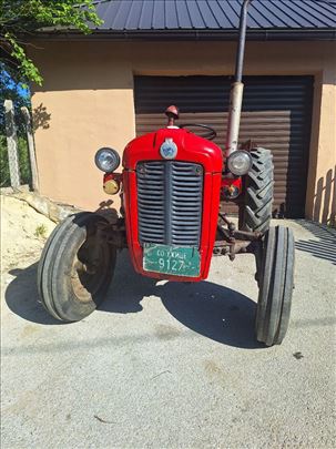  Traktor IMT 533
