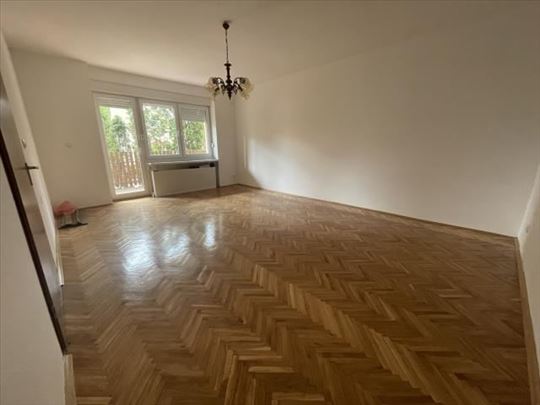 Prodaja, kuća 374m2, plac 538m2, Futog, Novi Sad