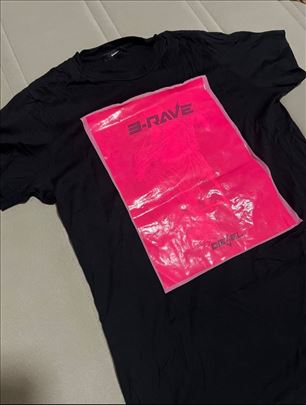 Diesel original,dostupna u dve velicine  xs i s