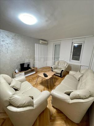 Izdaje se stan u Zarkovu/Ceraku 70 m2