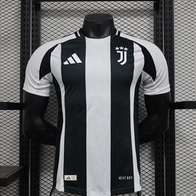 Juventus 2024/2025 domaći dres