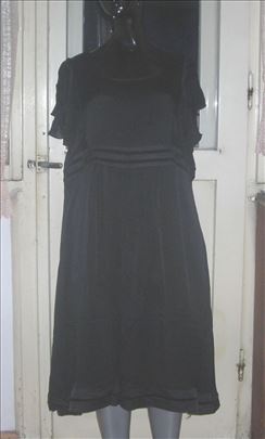 Crna haljina sa kratkim rukavima