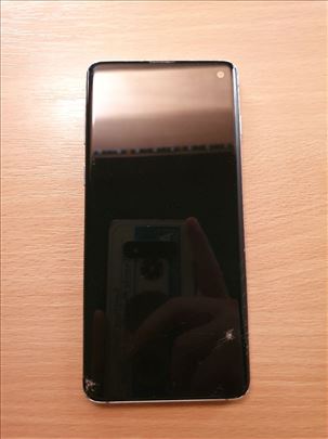 Prelepi Samsung Galaxy S10 u oštećenom stanju
