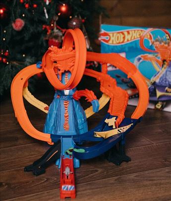 Hot Wheels Volcano trkačka staza