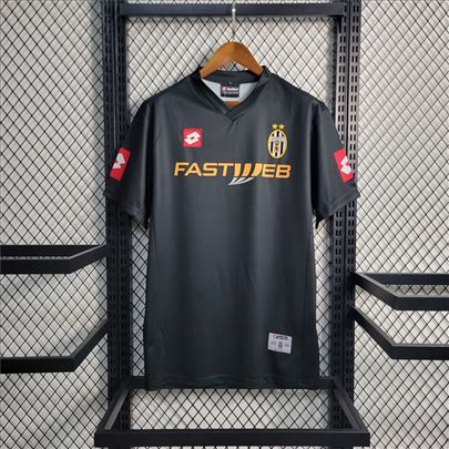Juventus 2001/2002 gostujući dres