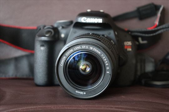 Canon 600 D fotoaparat