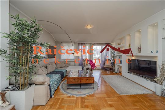 Lekino brdo, Strumicka, 3.0, 85 m2