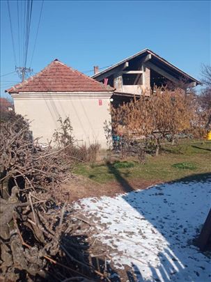 Dve kuće u Kragujevcu, površine 61m2 i 98m2