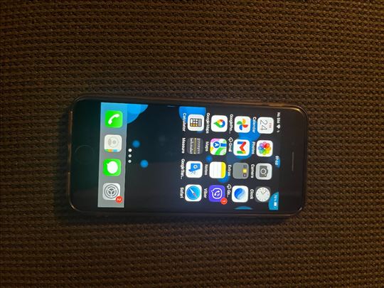 Iphone 7, black, 32gb + rezervna baterija