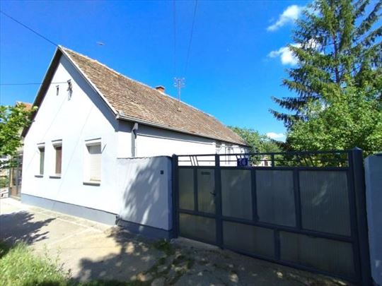 Prodaja, kuća 100m2, plac 1332m2, Kać, Novi Sad