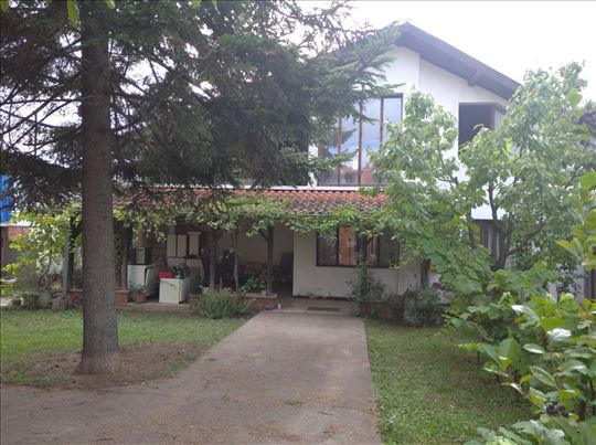 Kuća u Kragujevcu, naselje Šumarice, 183m2