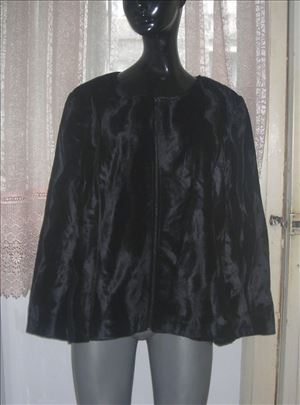 Crna plišana jakna