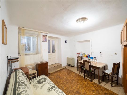 Prodajemo stan kod TC Zira, Ivankovačka, 36m2, 2.5