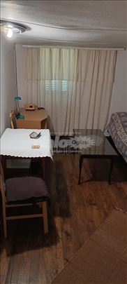 Garsonjera Crveni krst