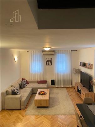 Moderan Duplex U Zgradi