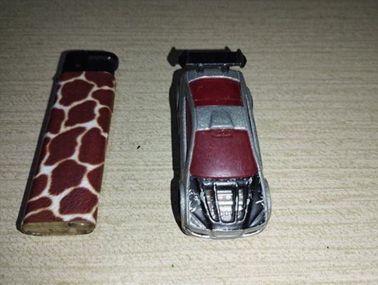 Metalni automobil 21