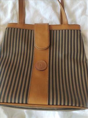 Očuvana Fendi Italijanska tašna