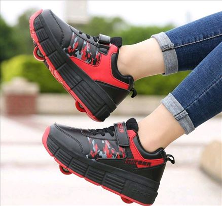 Patike sa točkićima crvenocrne - ima brojeva