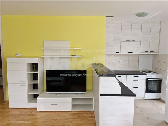 Odličan namešten stan, 53 m²