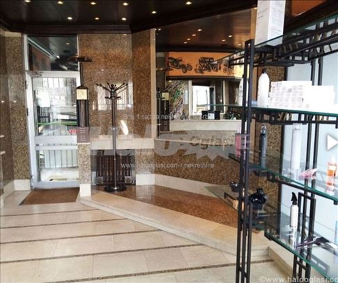 Izdajem prostor za manikir i pedikir