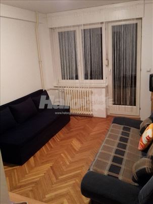Garsonjera, Bulevar osl. preko puta Futoske pijace