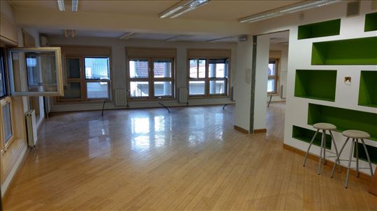 TAKOVSKA, Lux poslovni prostor 195m2 i parking