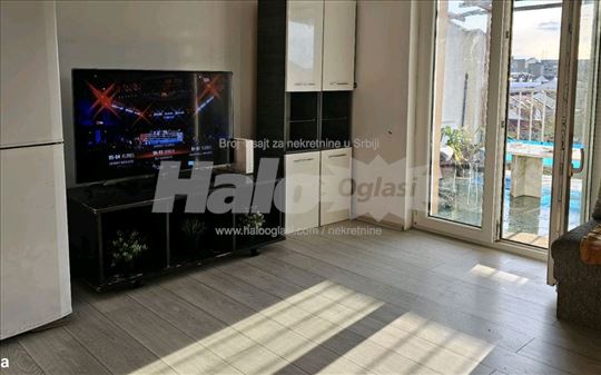 Centar uključujući informatiku