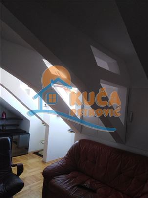 Izdaje se stan na bulevaru Dr.Zorana Đinđića!