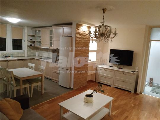 Galenika, potpuno renoviran stan - 52 kvadrata