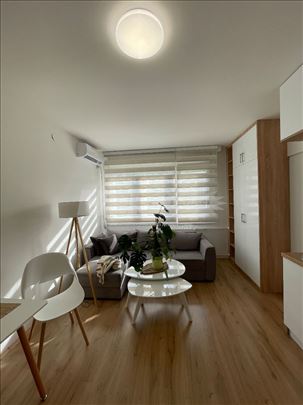 Novi Beograd, Blok 61 - renoviran 