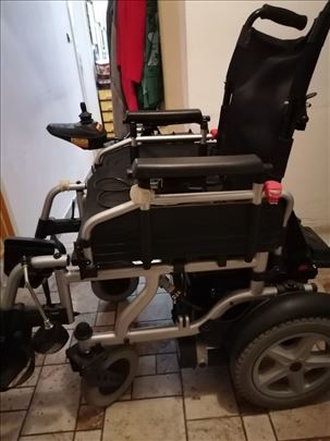 Prodajem električna invalidska kolica