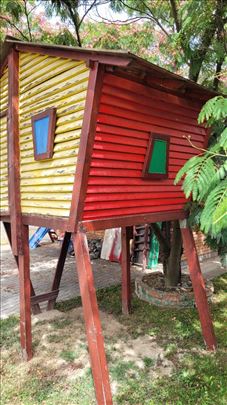 Drvena kućica za decu