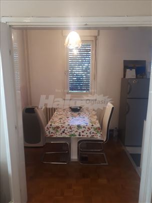 Izdajem kompletno namesten stan