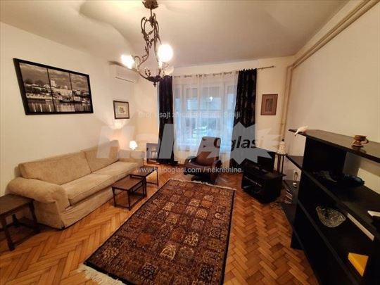 Jednoiposoban stan 42m na Savskom trgu