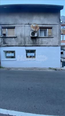 Izdajem lokal u centru Zemuna ( Muhar ) 55m2