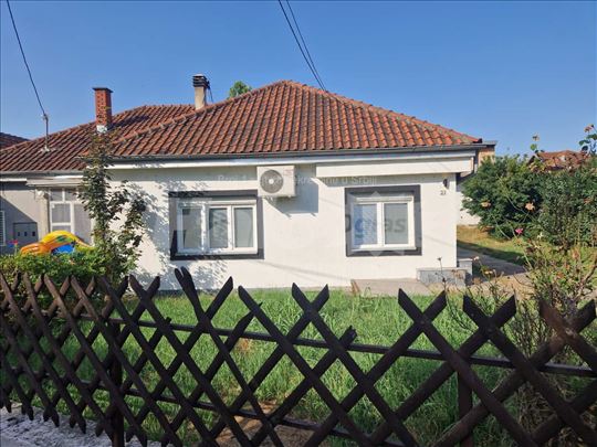 Kuca -kompletno namestena na top lokaciji u Borci 