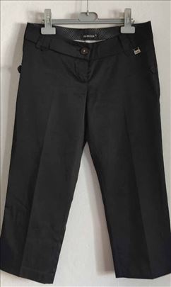 Bedelizia kao nove pantalone br. 38/m