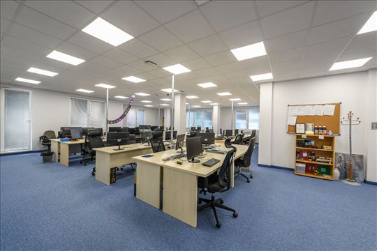 Blok 60- 250 m2 kancelarijski prostor