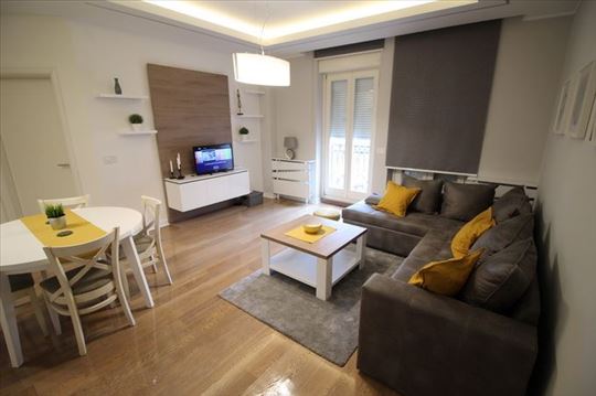 Moderan, lep stan sa garažom, ID 5322