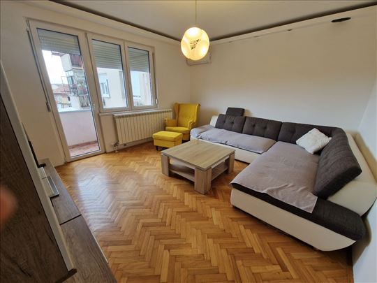 Centar 2.5 prelep, namešten, od 01.01