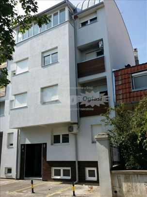 Useljiva garsonjera , novogradnja, Lekino brdo