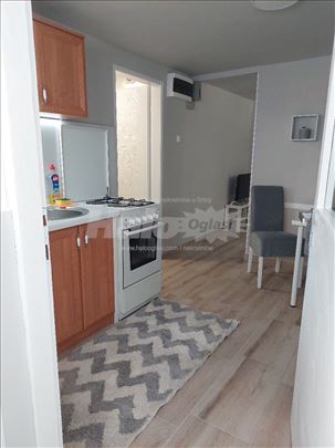 Karaburma, renoviran,odmah useljiv,privatna kuca