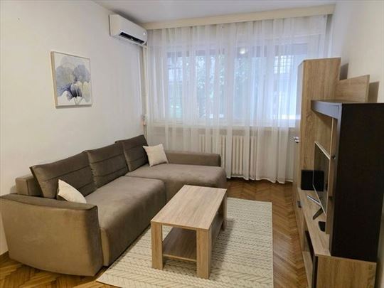 Kompletno renoviran studio na  Vračaru, ID 5727