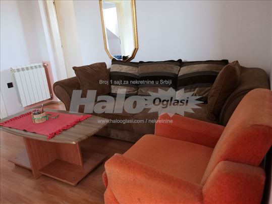 Izdajem stan, u cenu ulazi grejanje ktv i infostan