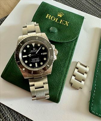 Rolex Submariner 124060 odličan sat  akcija